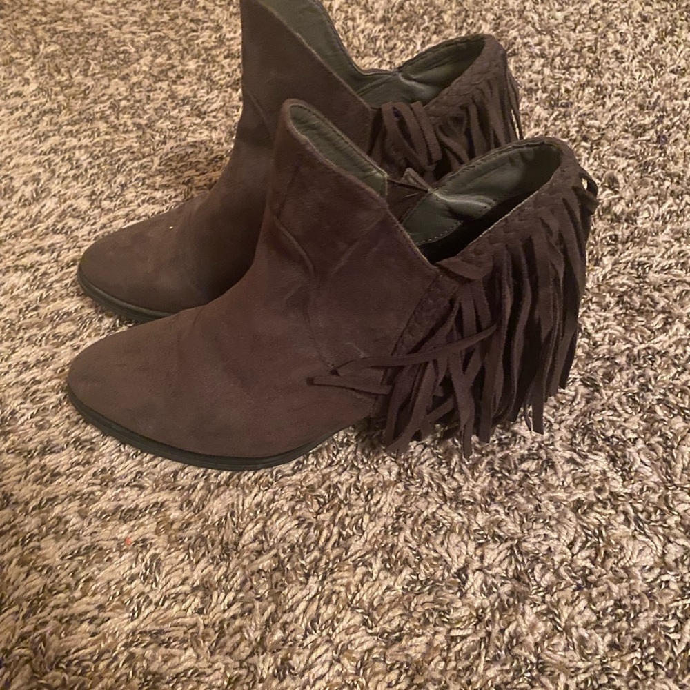 Women’s brown boots size 9